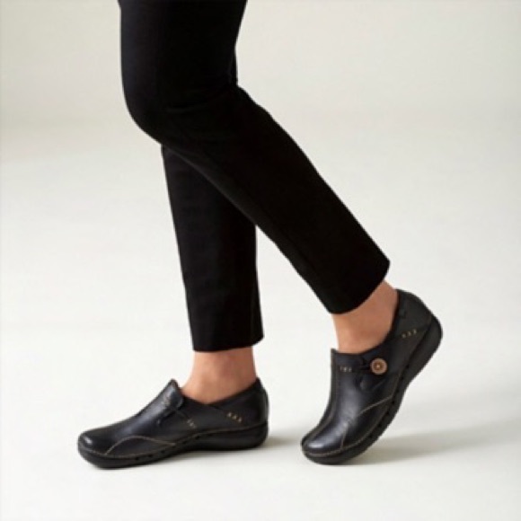 Clarks Shoes - Clarks Black Leather Un. Loop Shoe